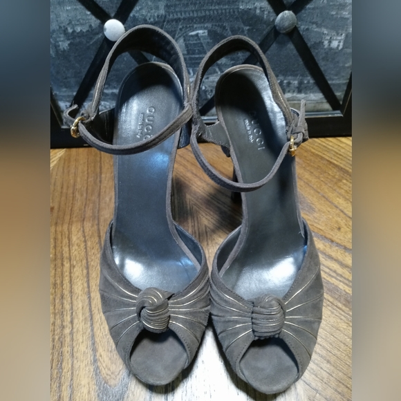 Authentic Gucci Olive Green Sling Back Sandals - Picture 3 of 16